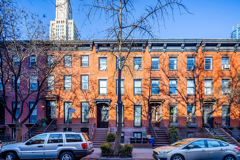Marcus & Millichap brokers sale of two multifamily buildings